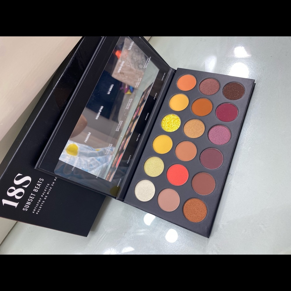 COPY - 18S morphe make up pallet!
